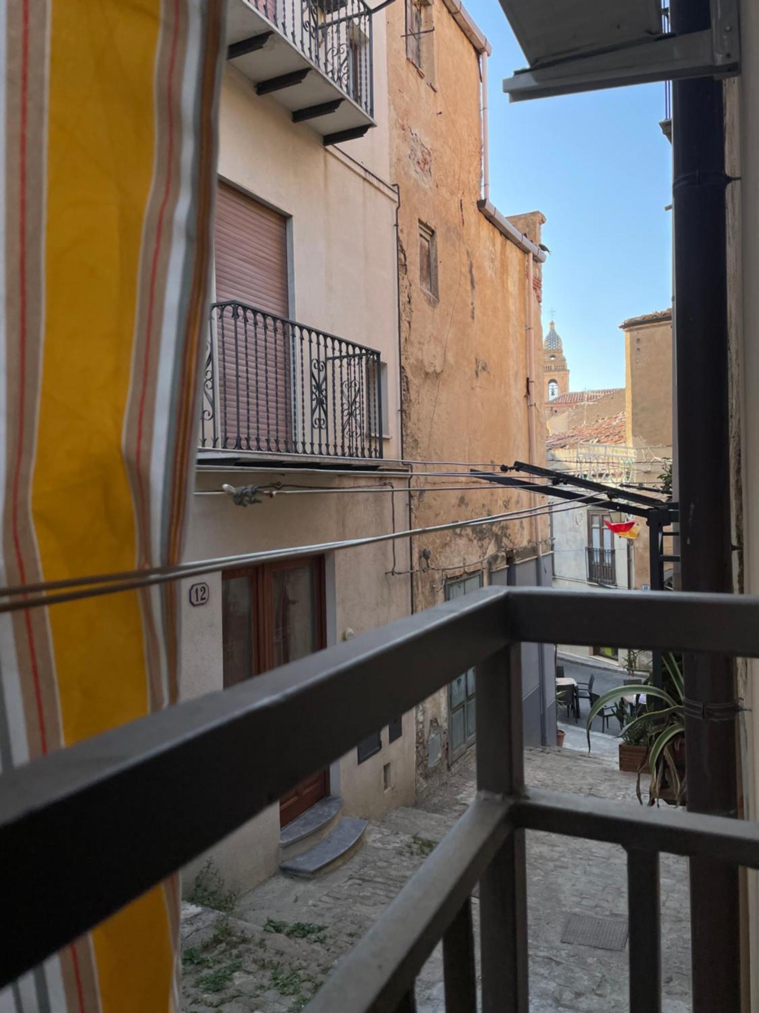 La Casa Nel Cortile Apartment กัสเตลบูโอโน ภายนอก รูปภาพ