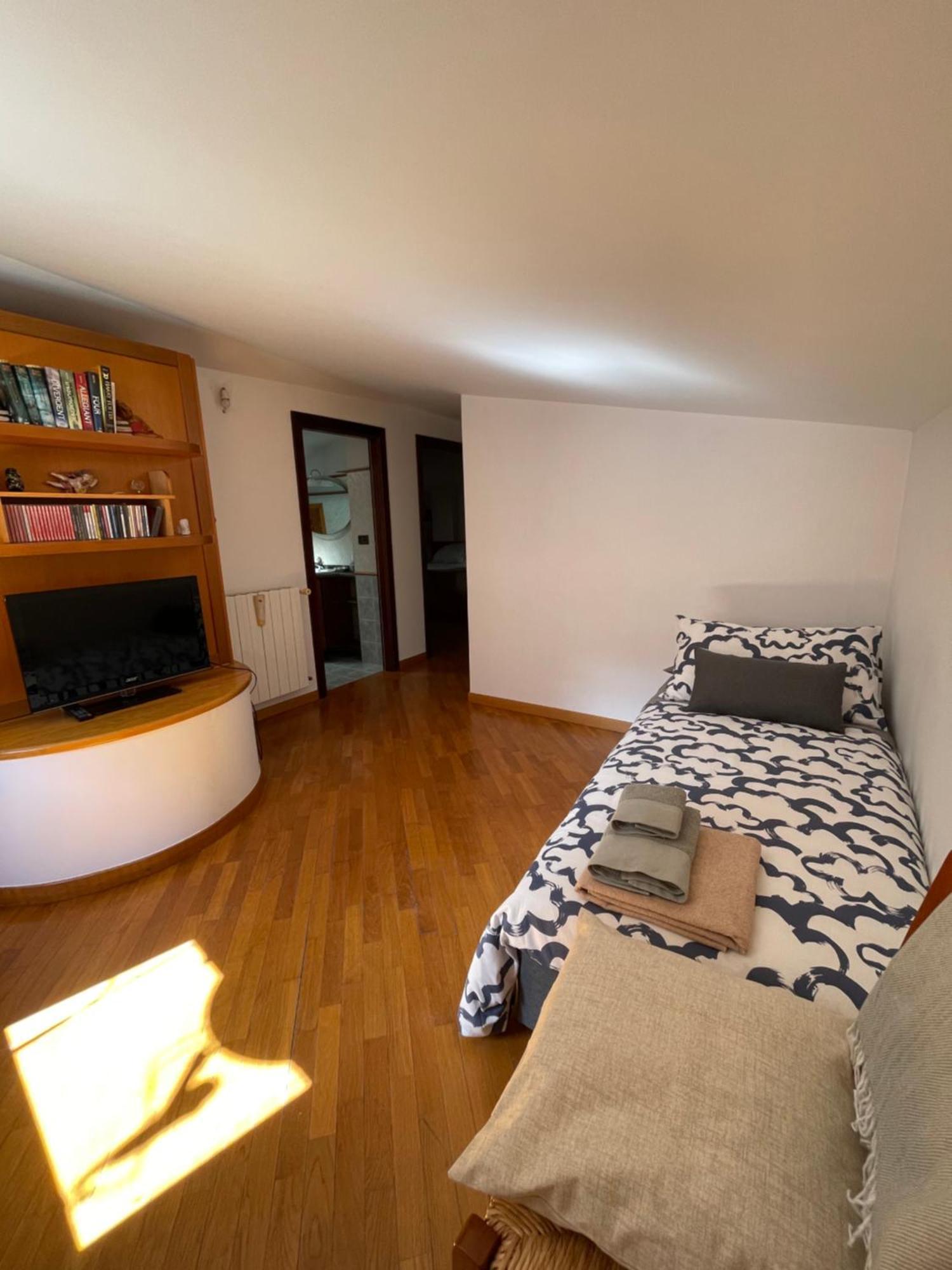 La Casa Nel Cortile Apartment กัสเตลบูโอโน ภายนอก รูปภาพ